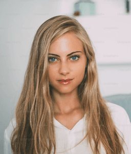 Example creator profile photo for a link-in-bio landing page preview